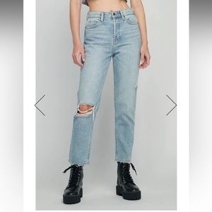 HIDDEN HIGH RISE STRAIGHT JEAN